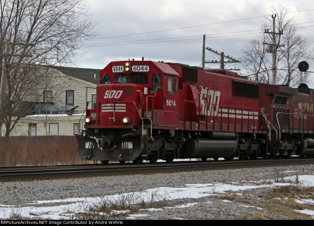 SOO 6044 leads coal empties train #803 westbound